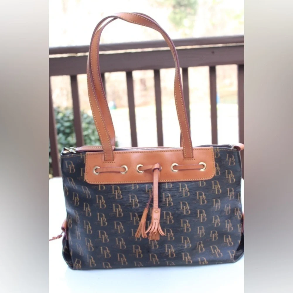 Dooney & Bourke signature logo tassel tote bag